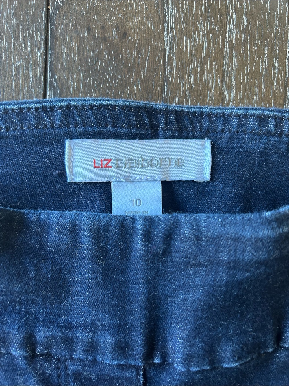 Liz Claiborne 2 Pairs Size 10 Pull-On Denim Shorts - Picture 11 of 12